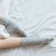 Tip na lepší spánek: Spěte s ponožkami